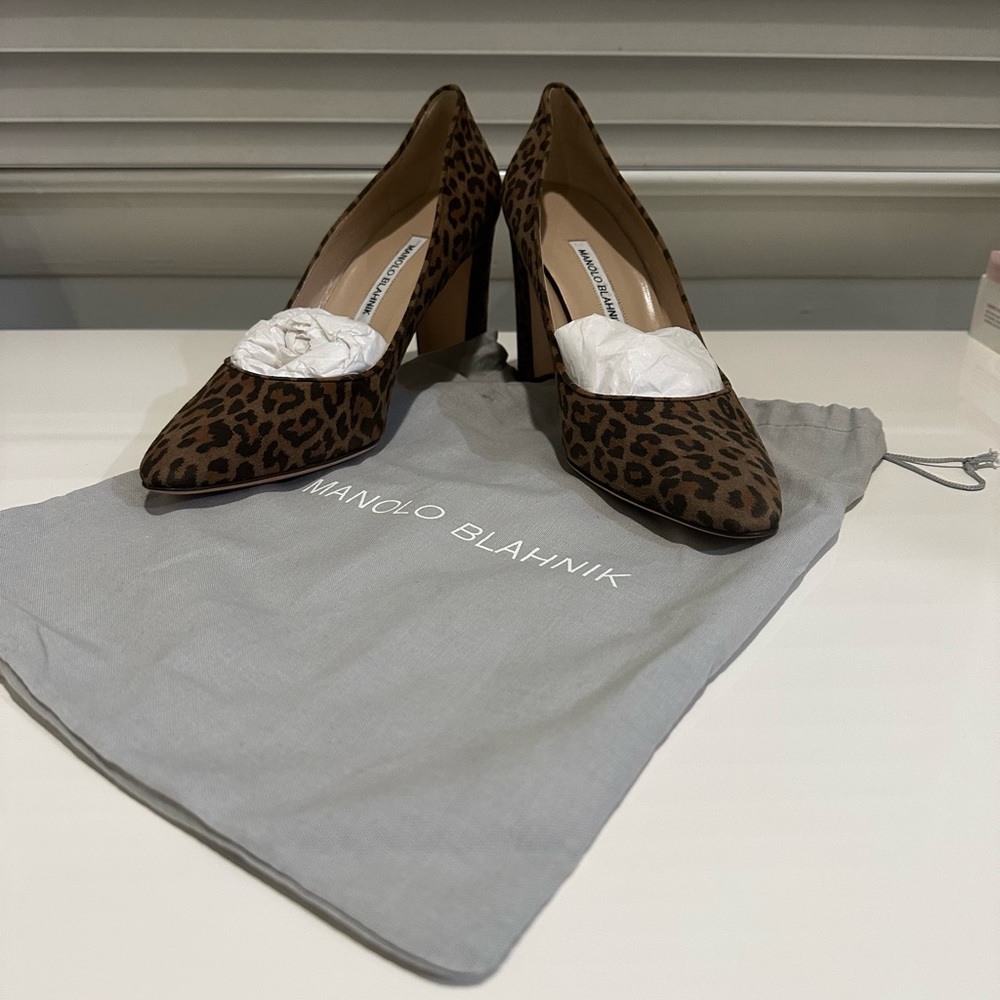 Leopard Manolo Blahnik Pumps - Picture 2 of 6